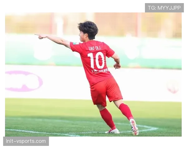 草根足球报告显示，业余球队模仿职业“出球型门将”战术导致失误率激增